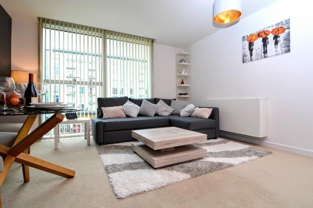 Stylish City Centre Apartment - Home From Home With Fully-Equipped Kitchen, Smart Tv, Netflix, Superfast Wifi, Free Parking, Self Check-In - By Brightleap Apartments ミルトン・ケインズ エクステリア 写真