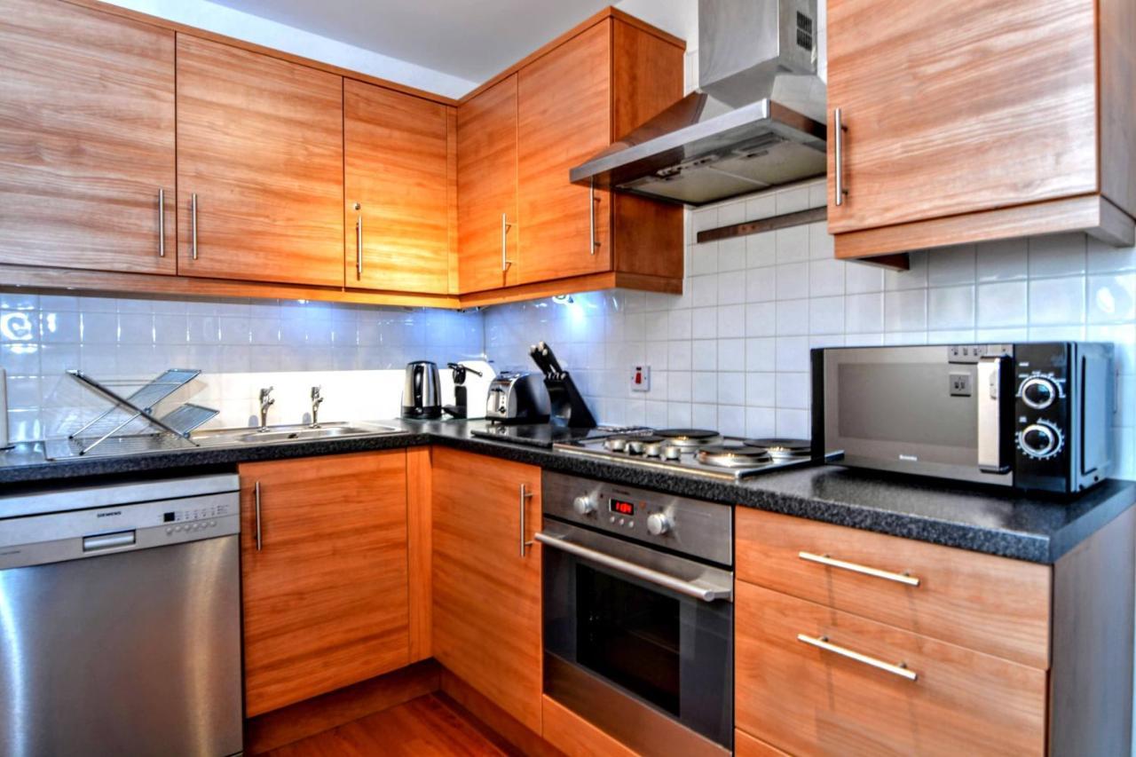 Stylish City Centre Apartment - Home From Home With Fully-Equipped Kitchen, Smart Tv, Netflix, Superfast Wifi, Free Parking, Self Check-In - By Brightleap Apartments ミルトン・ケインズ エクステリア 写真