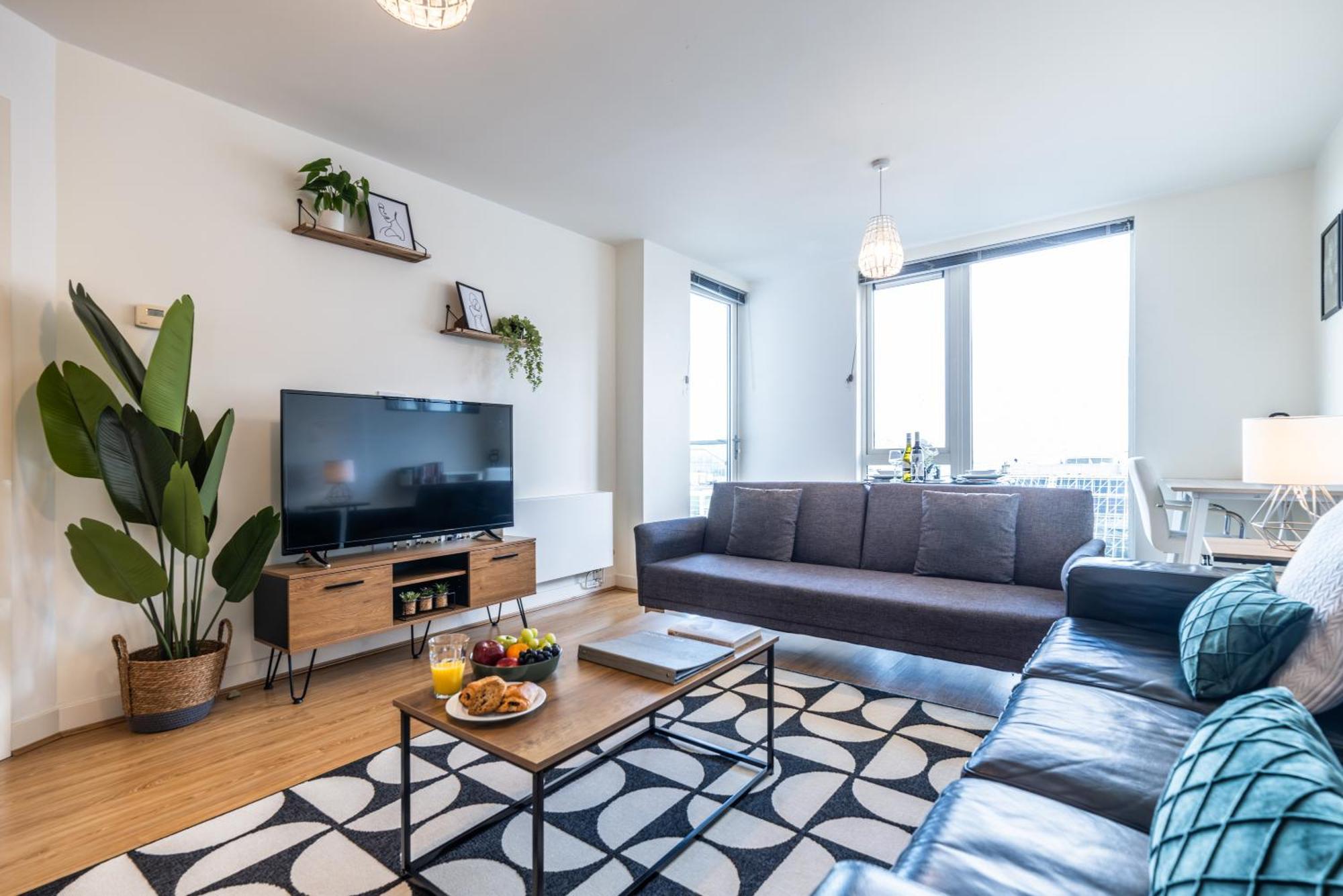 Stylish City Centre Apartment - Home From Home With Fully-Equipped Kitchen, Smart Tv, Netflix, Superfast Wifi, Free Parking, Self Check-In - By Brightleap Apartments ミルトン・ケインズ エクステリア 写真